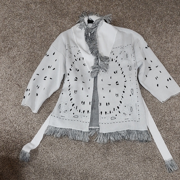 Elegant Gray and White Women's Cardigan - Picture 1 of 6